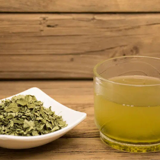 Wie man Moringa-Tee zubereitet